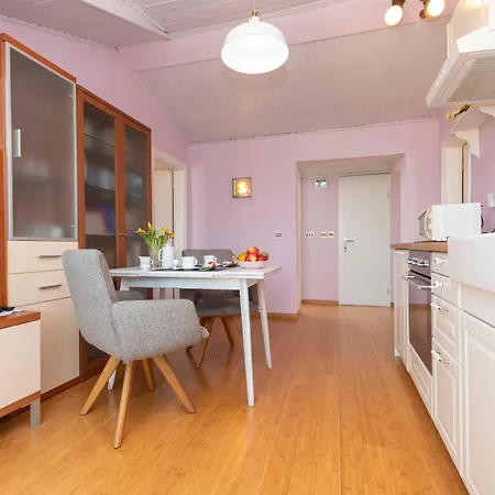 Fortress View Apartment *